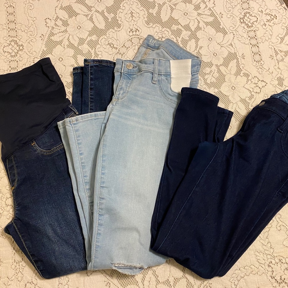 Bundle of size 4 maternity jeans